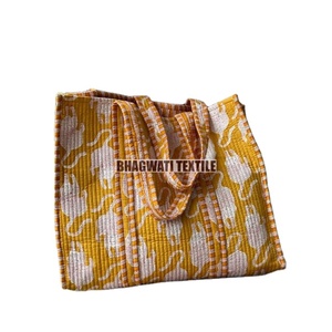 Elegante bolso de mano acolchado hecho a mano para mujer, forro de algodón único, cremallera, monedero de hombro estampado a la moda con flor de borla - Product Image 1