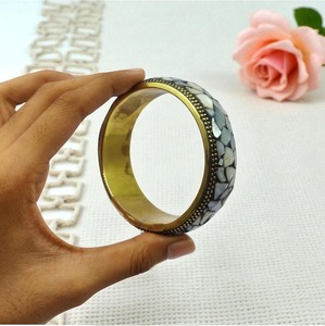 Bracelet de luxe en nacre incrustée motif damier, bijoux de mode - Product Image 4