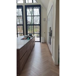 White Oak Herringbone Engineered Hardwood Flooring 5/8 in X 5 in X 30 in Natural Oak Click Lock Parquet - Product Image 1