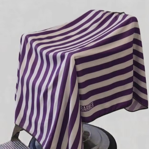 Robe de barbier imperméable en polyester blanc et violet avec détection d'aiguilles et fusion sans couture unisexe - Product Image 1