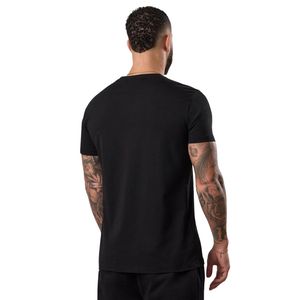 เสื้อยืดผู้ชายสีดำ Essential Jersey แขนสั้น น้ำหนักเบา ระบายอากาศได้ดี สำหรับออกกำลังกาย วิ่ง ฟิตเนส และเล่นกีฬา - Product Image 2