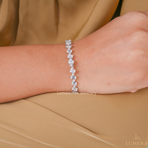 Bracelet tennis en diamant de laboratoire émeraude et taille fantaisie, plaqué or, certifié IGI, bijoux de luxe pour femme, idéal pour mariage - Product Image 1