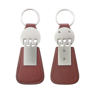 Brown Leather Key Fob with Metal Hook Cusrom Leather Keychain for Car Keys Custom Soft Enamel Metal Tag with Leather Keyrings