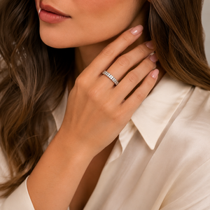 Anillo de compromiso de doble fila de diamantes de corte redondo de plata de ley 925 con banda de eternidad completa, anillo clásico de moissanita para mujer - Product Image 3