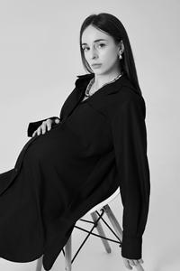 Robes décontractées minimalistes en coton et polyester respirantes à manches courtes et col rabattu, taille ample, fabriquées au Vietnam - Product Image 6