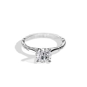 Bague de fiançailles en diamant taille brillant rond, monture à griffes en or blanc, bijoux fins classiques pour femme - Product Image 1
