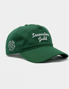 Gorra de Béisbol Verde Oscuro Personalizable: Gorra de la Marca Innovators Guild con Logotipo de León Geométrico, Ajustable para Uso Diario - Product Image 4