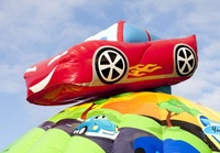 Dôme gonflable Disco Car Combo, château gonflable avec toboggan à vendre