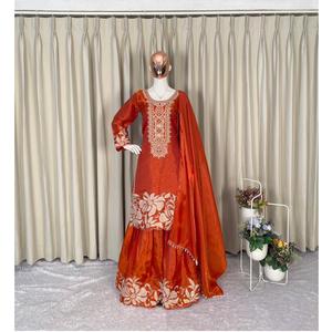 ชุดชาราร่าพร้อมผ้าคลุมไหล่สำหรับส่งออก เหมาะสำหรับงานปาร์ตี้และงานแต่งงาน เสื้อออกแบบโดยดีไซเนอร์ของเราจับคู่กับชาราร่าผ้าไหมกิมมี่ - Product Image 4