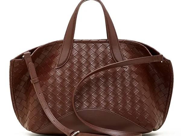 สีน้ำตาล