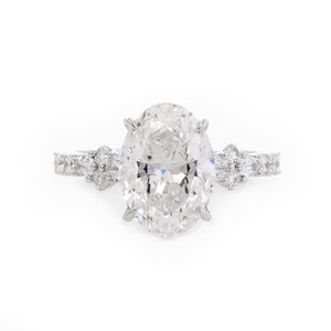 Bague en or blanc véritable avec diamant de laboratoire de 3,5 carats, style victorien, inspirée de l'antiquité, sertie de diamants ovales, faite à la main - Product Image 2