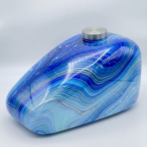 Urna Conmemorativa para Motociclistas de Aluminio Fundido Resistente a Químicos con Recubrimiento Transparente – Urna Limpia y Fácil de Limpiar para Exhibiciones de Alto Tráfico - Product Image 4