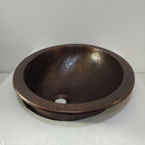 Évier ovale en cuivre finition antique foncé, fait main, pour salle de bain, idéal pour comptoir de vanité de luxe et décoration intérieure - Product Image 1