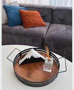 Porta Servilletas Minimalista de Metal Negro con Diseño de Montaña, Perfecto para el Hogar Moderno y la Oficina, Hecho a Mano en India - Product Image 2