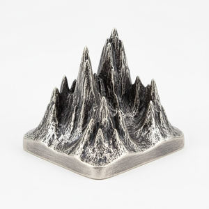 Regalos de viaje de recuerdo personalizados de metal, pisapapeles de escalada en roca de metal. - Product Image 3