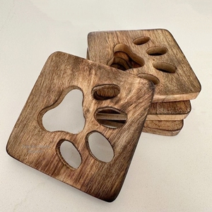 Sous-verre vierge en bois avec encadrement en laiton Améliorez votre décoration de table avec des sous-verres élégants en bois d'acacia - Product Image 6
