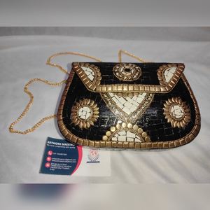 Bolso de Mano de Resina y Metal Hecho a Mano, Único, Sostenible, Multicolor, con Mosaico de Patrones Geométricos para Amantes de la Alta Costura - Product Image 4