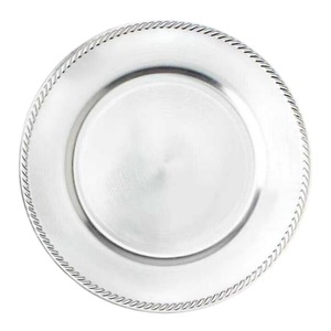 Assiettes de présentation rondes en métal tressé argenté de qualité supérieure pour la décoration de table de mariage, banquet ou événement. - Product Image 1