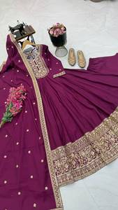 Vestido Anarkali color granate para mujer con dupatta, bordado floral, vestido largo, ropa étnica india y pakistaní para bodas. - Product Image 4