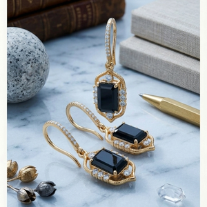 ต่างหูทรงแปดเหลี่ยมหรูหราประดับออนิกซ์สีดำ ยาว 5 นิ้ว ตกแต่งด้วยเพชร CZ เงินแท้ 925 ชุบทอง 18K ขนาด 8x10 มม. ต่างหูสำหรับเจ้าสาว - Product Image 3