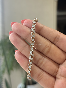 สร้อยข้อมือเพชรเลี้ยงในห้องปฏิบัติการระดับพรีเมียมสำหรับผู้หญิง รับรองโดย IGI น้ำหนัก 7.95 กะรัต ทรงเบเซล ลิงค์เทนนิส ทอง 14 กะรัต คอลเลคชั่นหรูหรา - Product Image 2