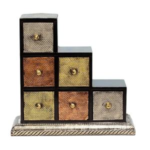 Mini commode en bois et aluminium avec contrastes métalliques Unité de rangement décorative avec tiroirs en argent doré et cuivre - Product Image 1