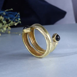 Anillo Serpiente de Ónix |   Anillo Ajustable de Latón Chapado en Oro de 18K, Estilo Bohemio - Product Image 3