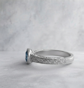 Bague Vintage Fine en Argent Plaqué avec Pierre Centrale en Quartz Bleu, Sertie de Griffes, Style Filigrane, Bijou de Mariage pour Femme - Product Image 4