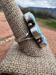 Bague artisanale en turquoise Golden Hills, argent sterling, style bohème du Sud-ouest, bijou statement, cadeau artisanal en pierres précieuses pour elle - Product Image 6