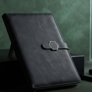 Ensemble de agenda exécutif relié en cuir synthétique noir Aurelux A5 multicolore avec stylo, porte-clés, logo personnalisé, cadeau d'entreprise pour le bureau - Product Image 1