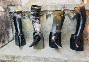 Corne à boire de boeuf gravée unique avec support en corne Décoration de restaurant de mariage de meilleure qualité - Product Image 5