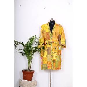 Bata de dormir vintage estilo kimono, cosida a mano, de seda Kantha, con patchwork, chaqueta Kantha multicolor, abrigo con cinturón, bata kimono de invierno. - Product Image 1