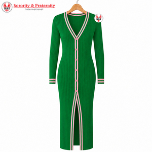 Suéter de punto trenzado acrílico de alta calidad para mujer, estilo cárdigan largo, antiarrugas, grueso, vintage, de la hermandad Alpha Kappa. - Product Image 3