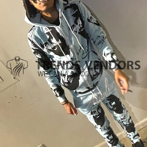 Conjunto Deportivo de Pantalones Anchos con Cordón Lateral y Sudadera con Capucha de Forro Polar para Hombre, con Bordado Chenille Personalizado, Ideal para Invierno - Product Image 1