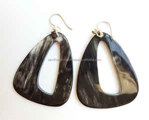 Boucles d'oreilles pendantes de luxe en corne naturelle pour femmes, taille personnalisée, faites à la main, certifiées IGI, bijoux de fête - Product Image 1