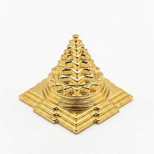 Statuette en laiton plaqué or Shri Yantra 3D Meru pour Pooja, statue spirituelle Yantra hindoue pour la méditation, la salle de prière, le temple, la maison - Product Image 1