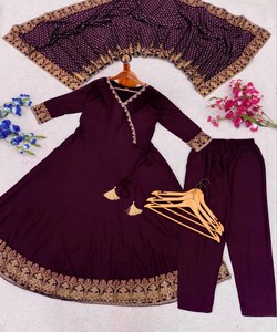 Traje Anarkali de rayón con bordado y estampado metalizado, conjunto de boda, ropa étnica tradicional, dupatta, conjunto de fiesta para mujer 86087 JJ-1029 - Product Image 2