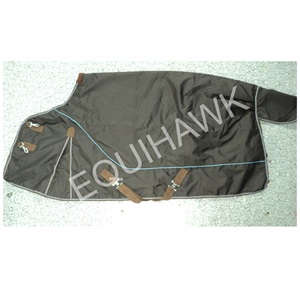 Manta de Invierno para Caballo, de Alta Gama, 600D Ripstop, Impermeable, Transpirable, Ligera, para Doma, con Refuerzo en los Hombros, Relleno de Algodón y Poliéster - Product Image 1