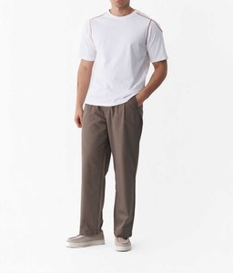 T-shirts pour hommes légers et respirants, col rond, couleur unie, coton OEM, accent de surpiqûre rouge, vente en gros de t-shirts pour hommes - Product Image 5