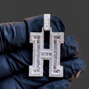 Collar con colgante de letra H con incrustaciones de diamantes baguette, estilo hip hop, inicial, plata 925, llamativo, joyería de estilo personalizado - Product Image 1