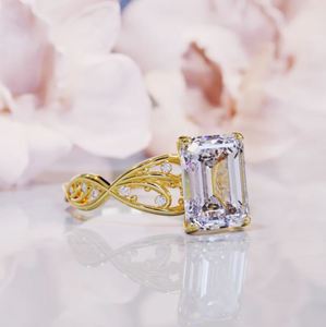Bague en moissanite taille émeraude avec sertissage à griffes en argent sterling 925 plaqué or jaune pour mariage, fiançailles, anniversaire - Product Image 3