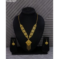 Ensemble de bijoux tendance en alliage plaqué or, collier et boucles d'oreilles classiques en alliage plaqué or pour femmes, pour mariage et fiançailles
