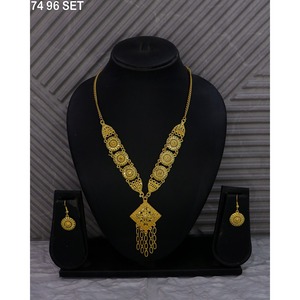 Trendy Gold Plated Alloy Fashion Jewelry Set Gold Plated Women's Classic Alloy Necklace and Earring Set for <b>Wedding</b> Engagement - Product Image 5
