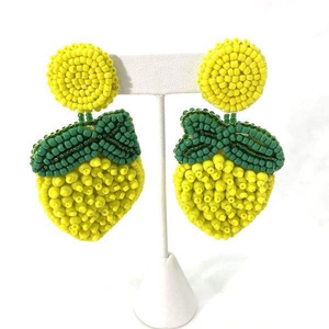 Hermosos Pendientes Bordados a Mano con Cuentas Redondas Modernas para Boda, Compromiso o Regalo, por MULTI CRAFT - Product Image 2