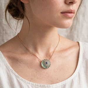 Collier pendentif gravé en forme de melon en labradorite de qualité supérieure, pierre centrale bleue, sertie en clos, plaqué or 18 carats, pour femme, idéal pour les soirées - Product Image 4