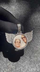 Pendentif personnalisé Ailes d'Ange avec photo, en argent sterling 925 et moissanite, breloque photo de famille, médaillon souvenir - Product Image 6