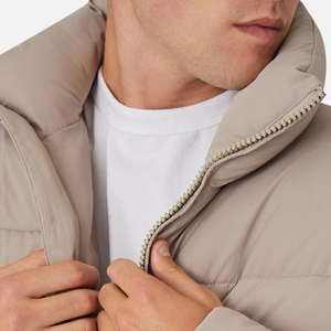 Chaqueta de Invierno Personalizada al por Mayor con Capucha y Cremallera, Impermeable y Resistente al Viento, con Logotipo Personalizado para Hombre - Product Image 4