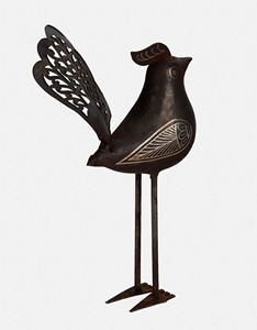Sculpture d'oiseau en métal noir fini, artisanale, avec queue en filigrane, idéale pour une décoration de table ou d'extérieur, vente en gros depuis l'Inde - Product Image 1