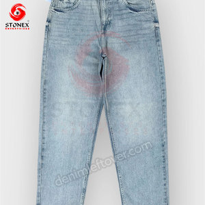 Jean en denim noir déchiré pour homme, coupe évasée, style vintage délavé, jambe large, streetwear, en coton, vente en gros - Product Image 1