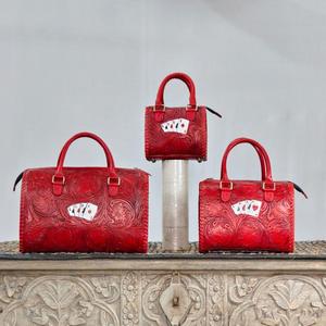 Bolsa de Viaje de Cuero Rojo de Lujo, con Asa Superior, Cierre de Cremallera, Diseño Floral Repujado, Uso en Viajes, Duradera, Gran Capacidad, Ligera - Product Image 5